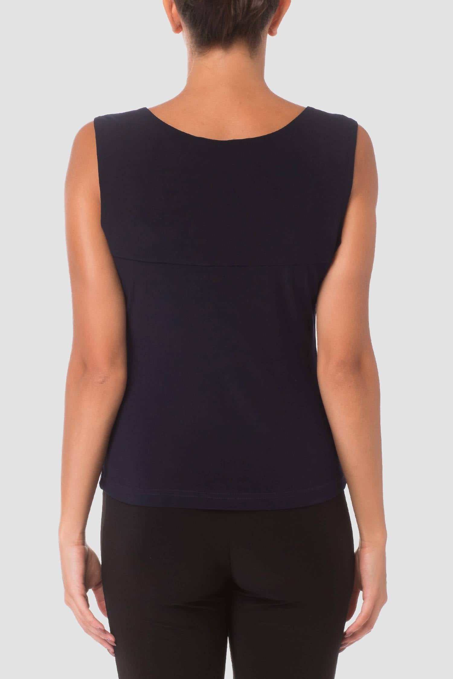 Camiseta sin mangas con escote cuadrado color azul marino