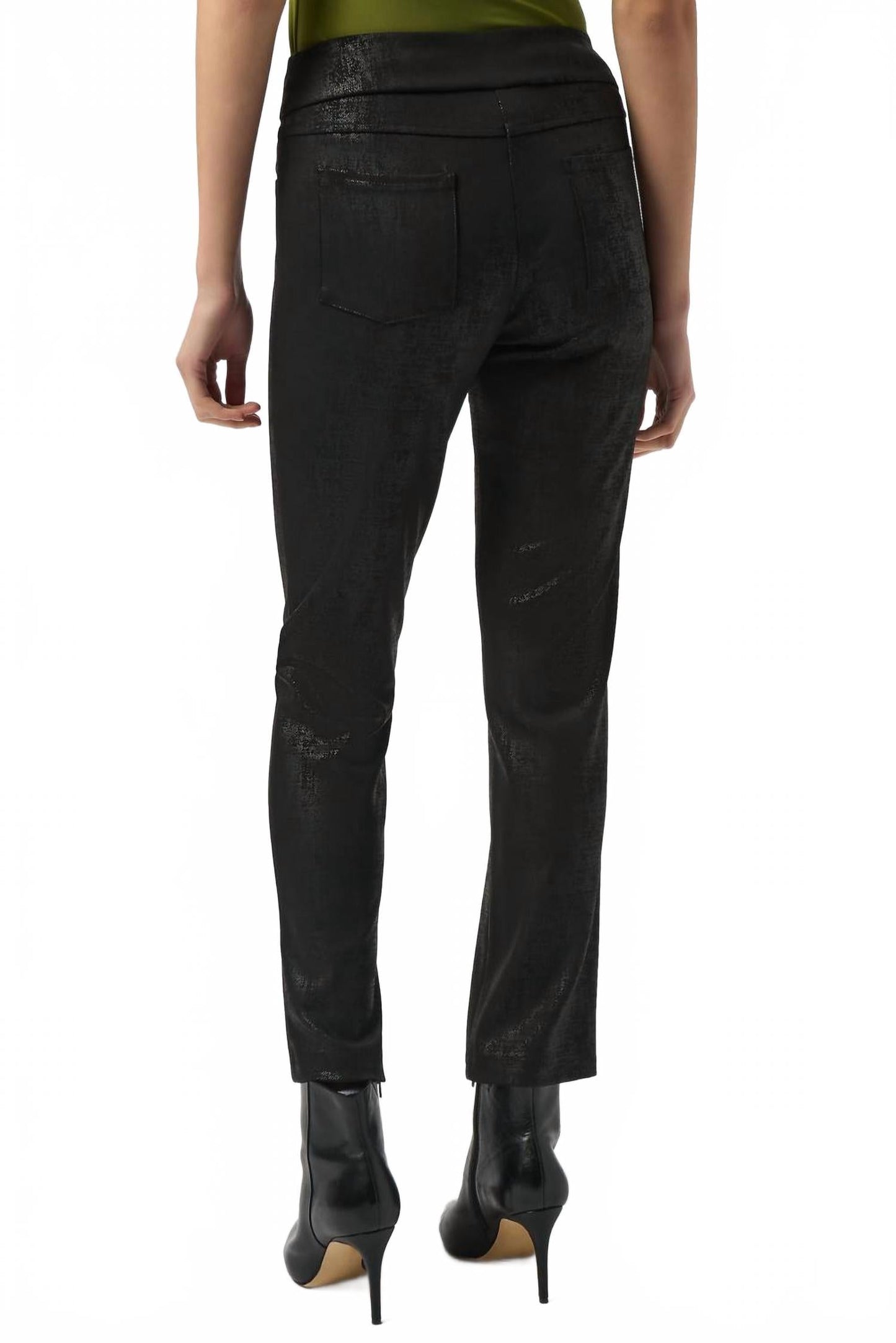 Pantalón de tiro medio color negro