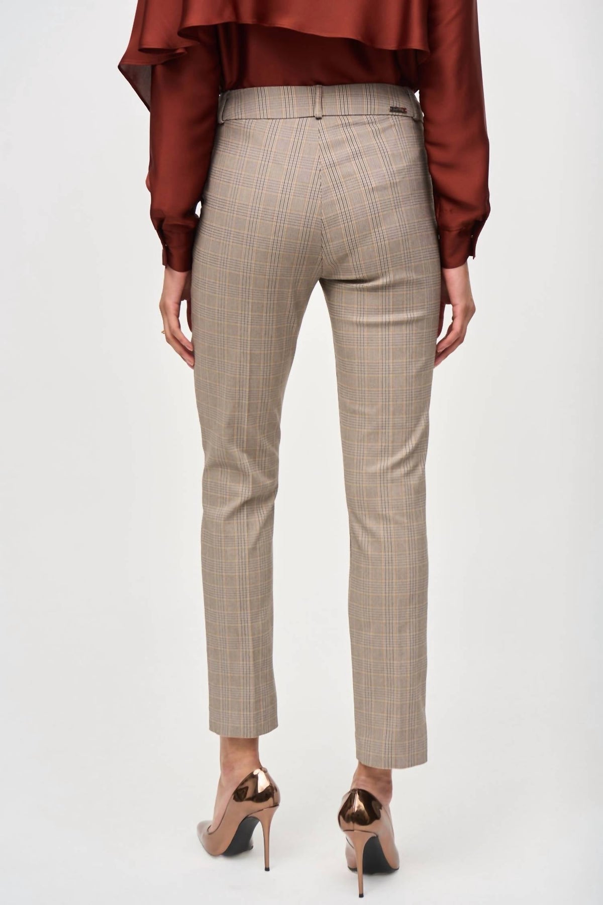 Pantalón a cuadros color beige