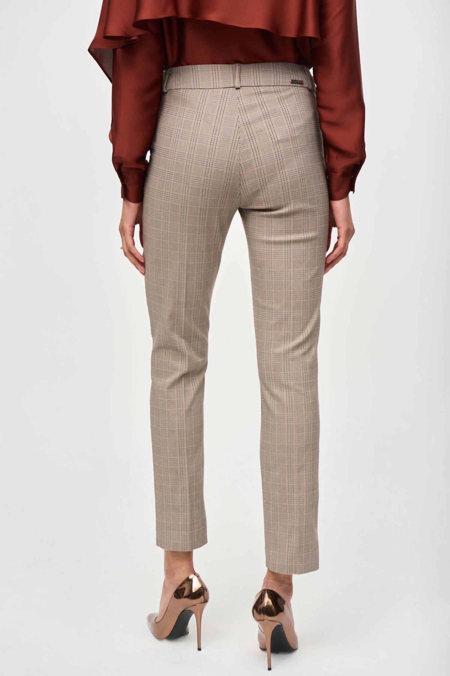 Pantalón a cuadros color beige