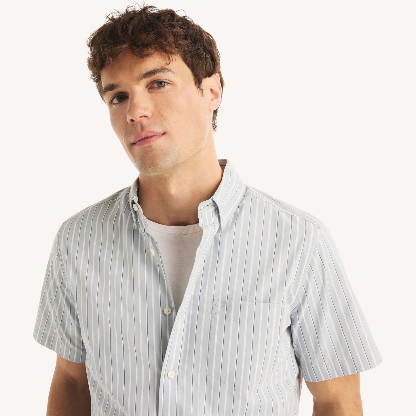 Camisa de hombre de manga corta a rayas