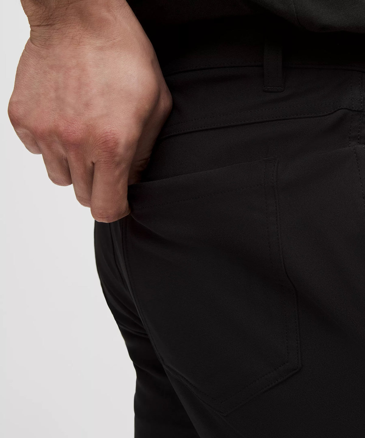 Pantalón de corte ajustado