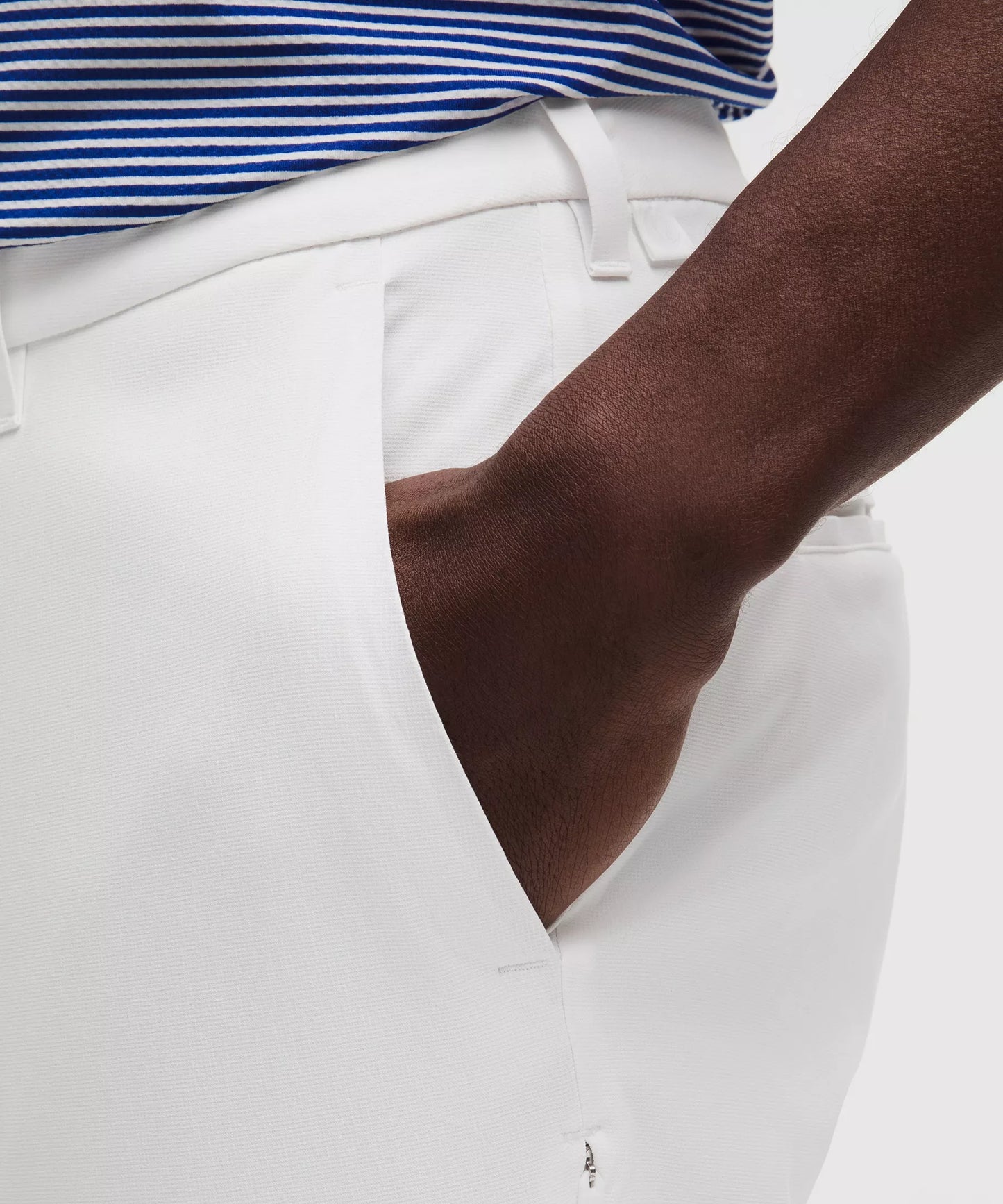Pantalón de corte ajustado