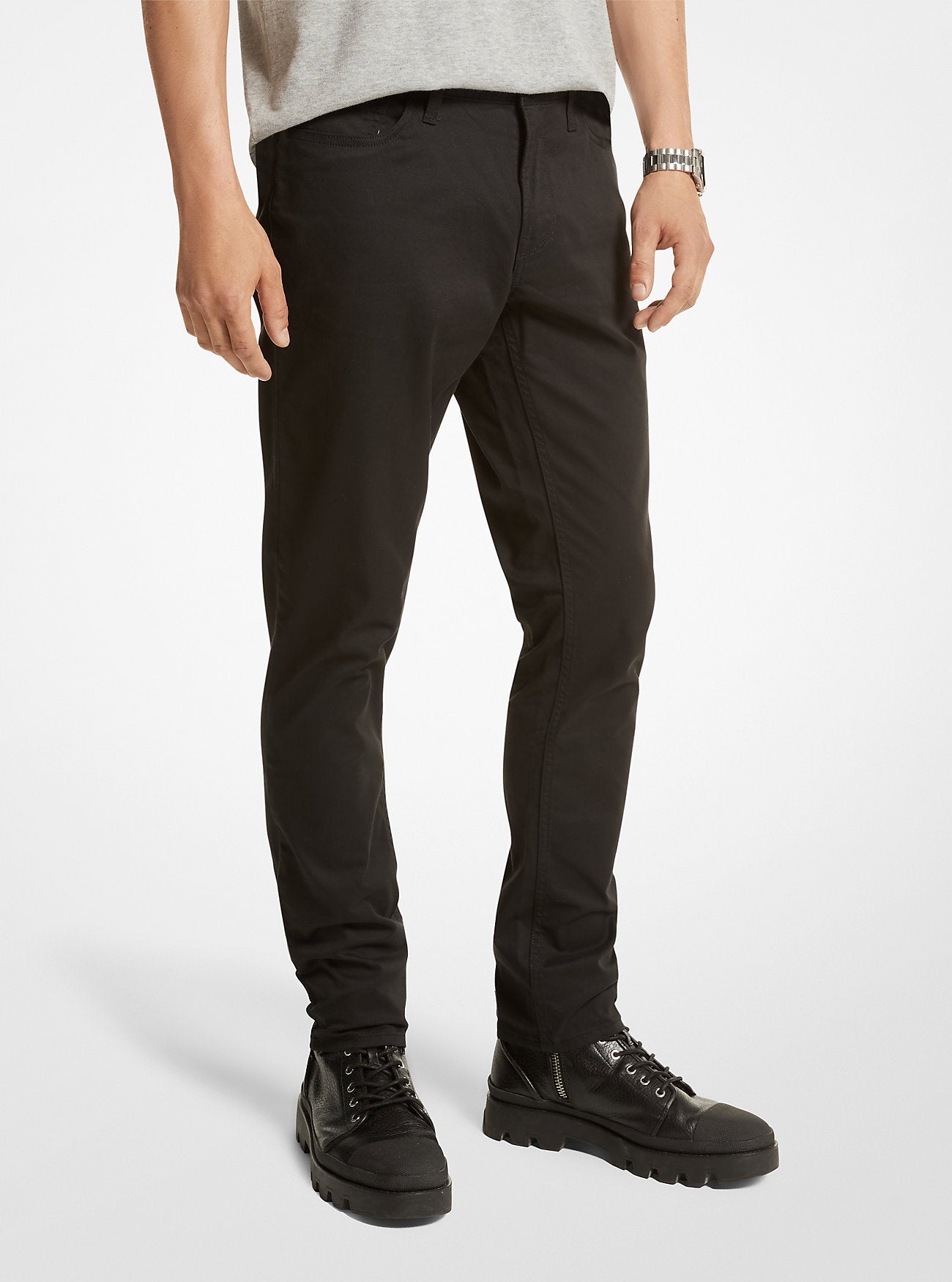 Pantalón de corte ajustado