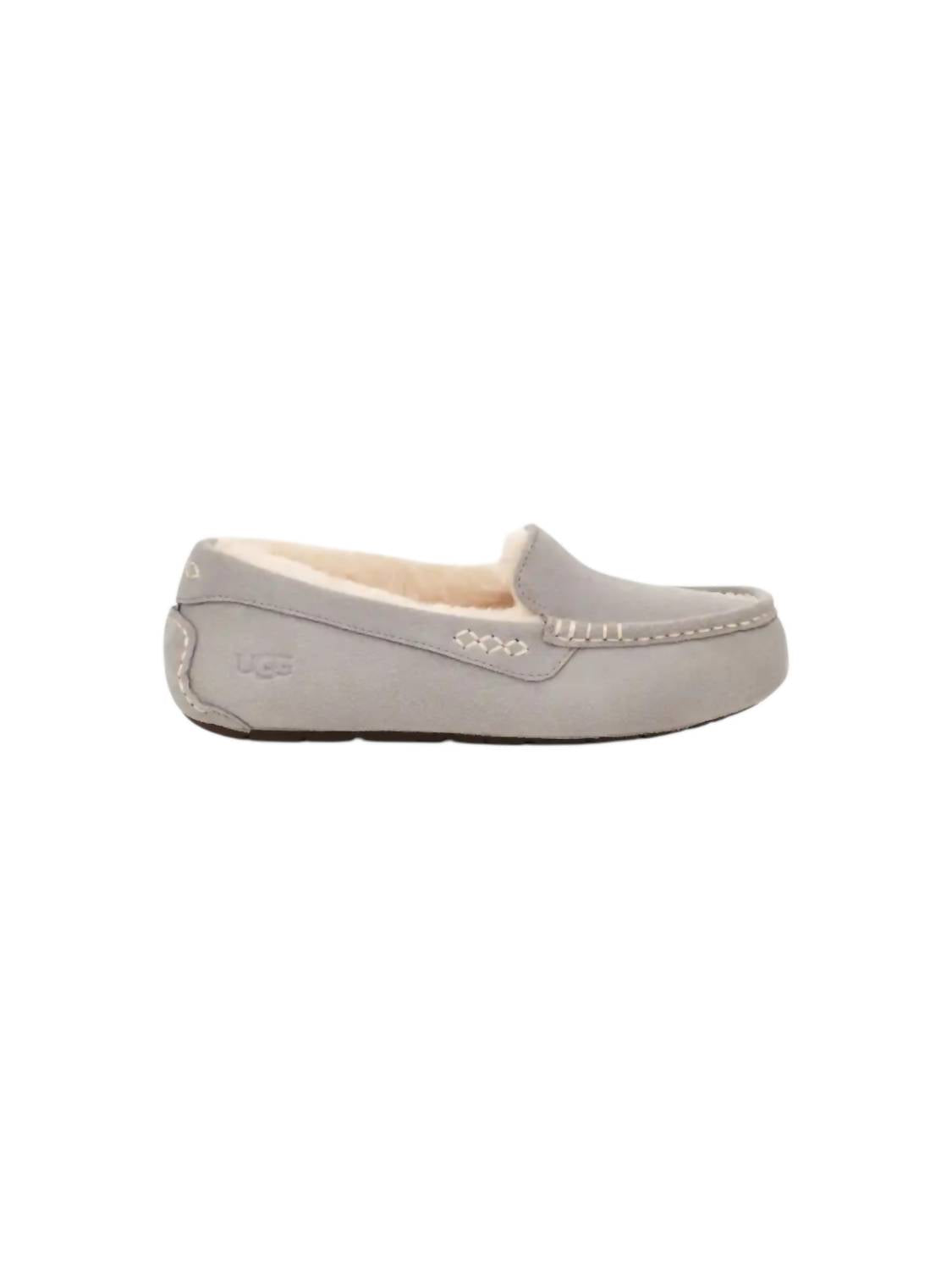 Pantuflas de mujer color gris claro