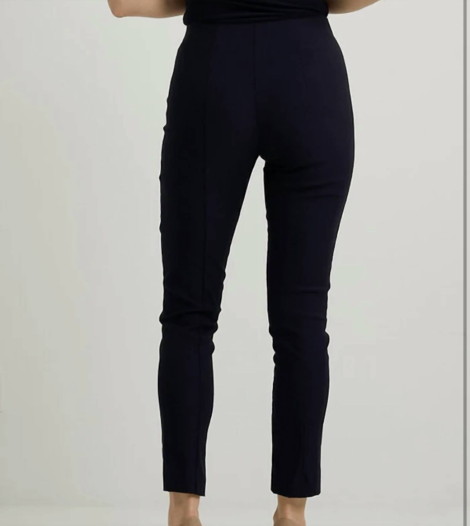 Pantalón color azul marino