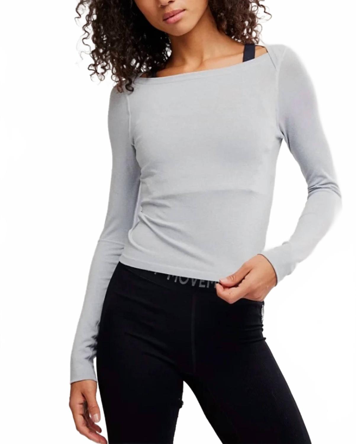 Top de manga larga color gris