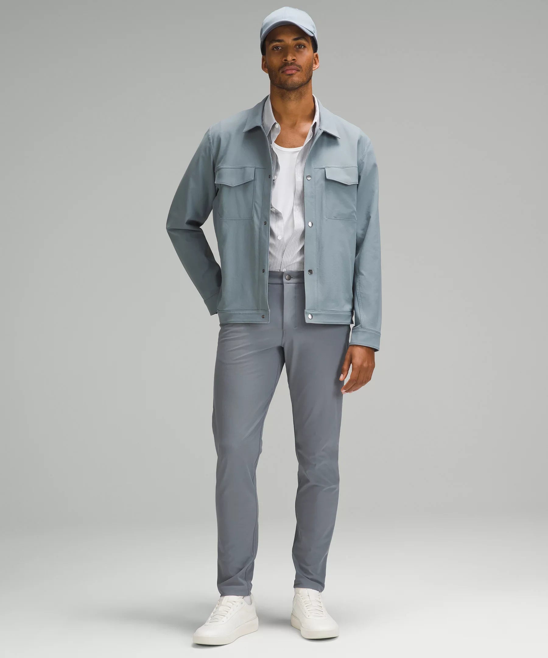 Pantalón de corte ajustado