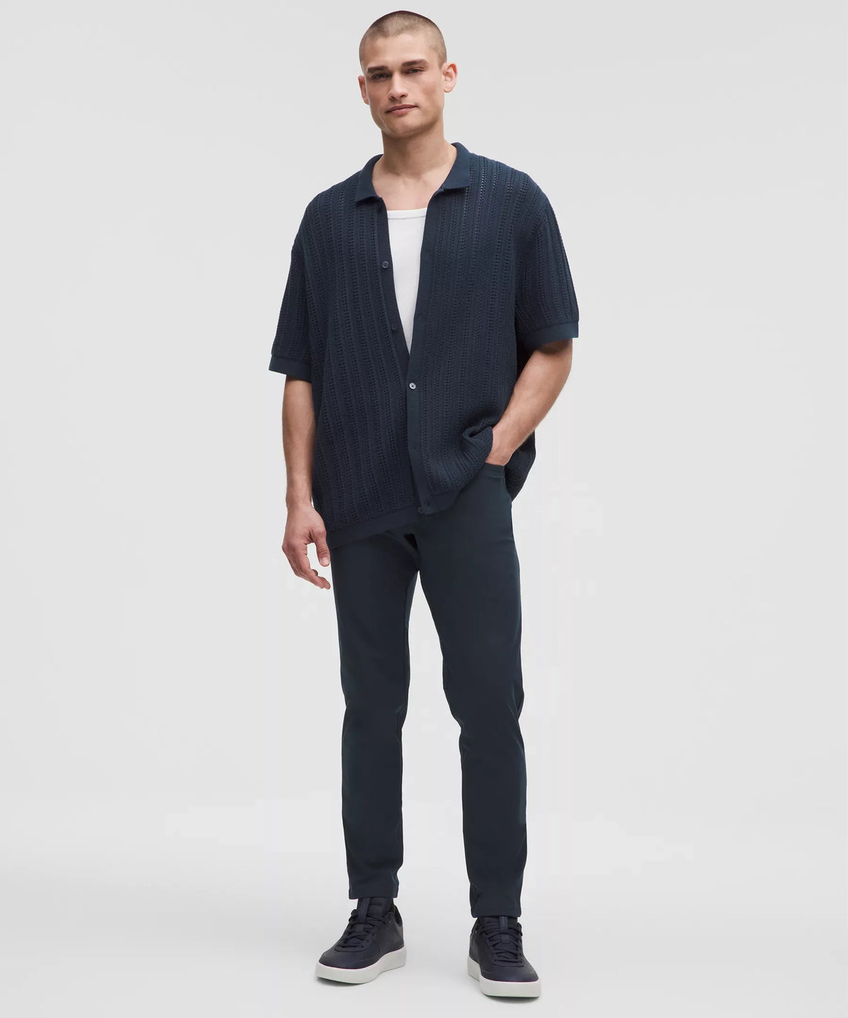 Pantalón de corte ajustado