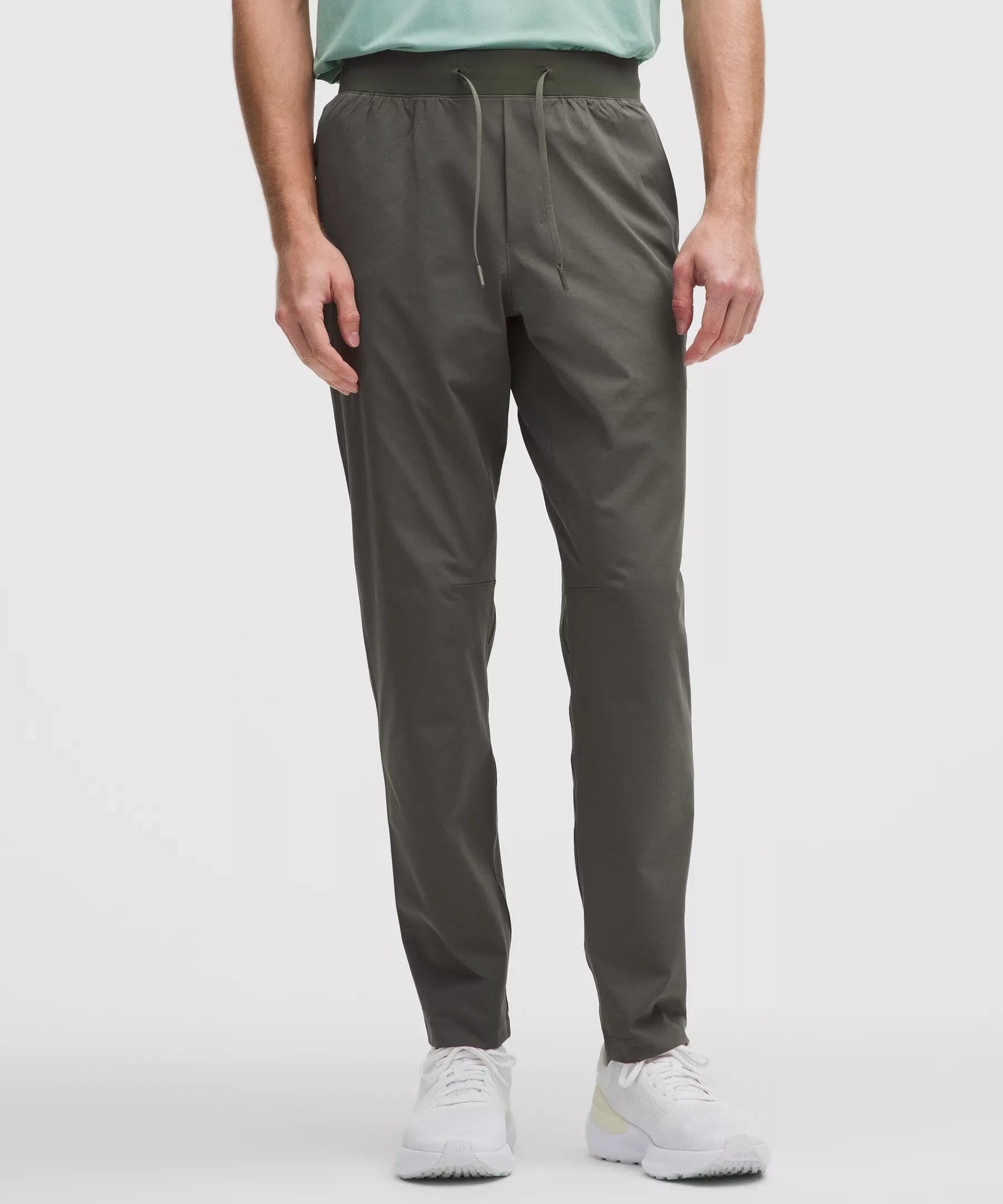 Pantalón de corte ajustado