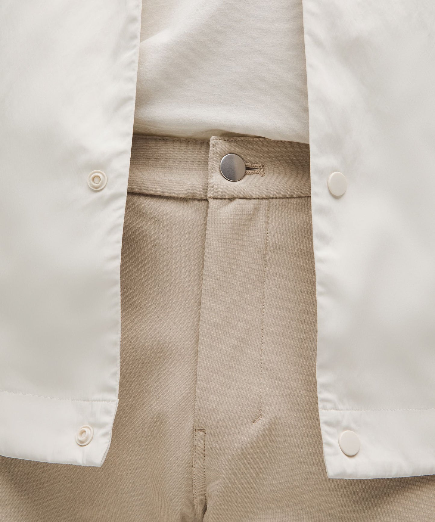 Pantalón de corte ajustado