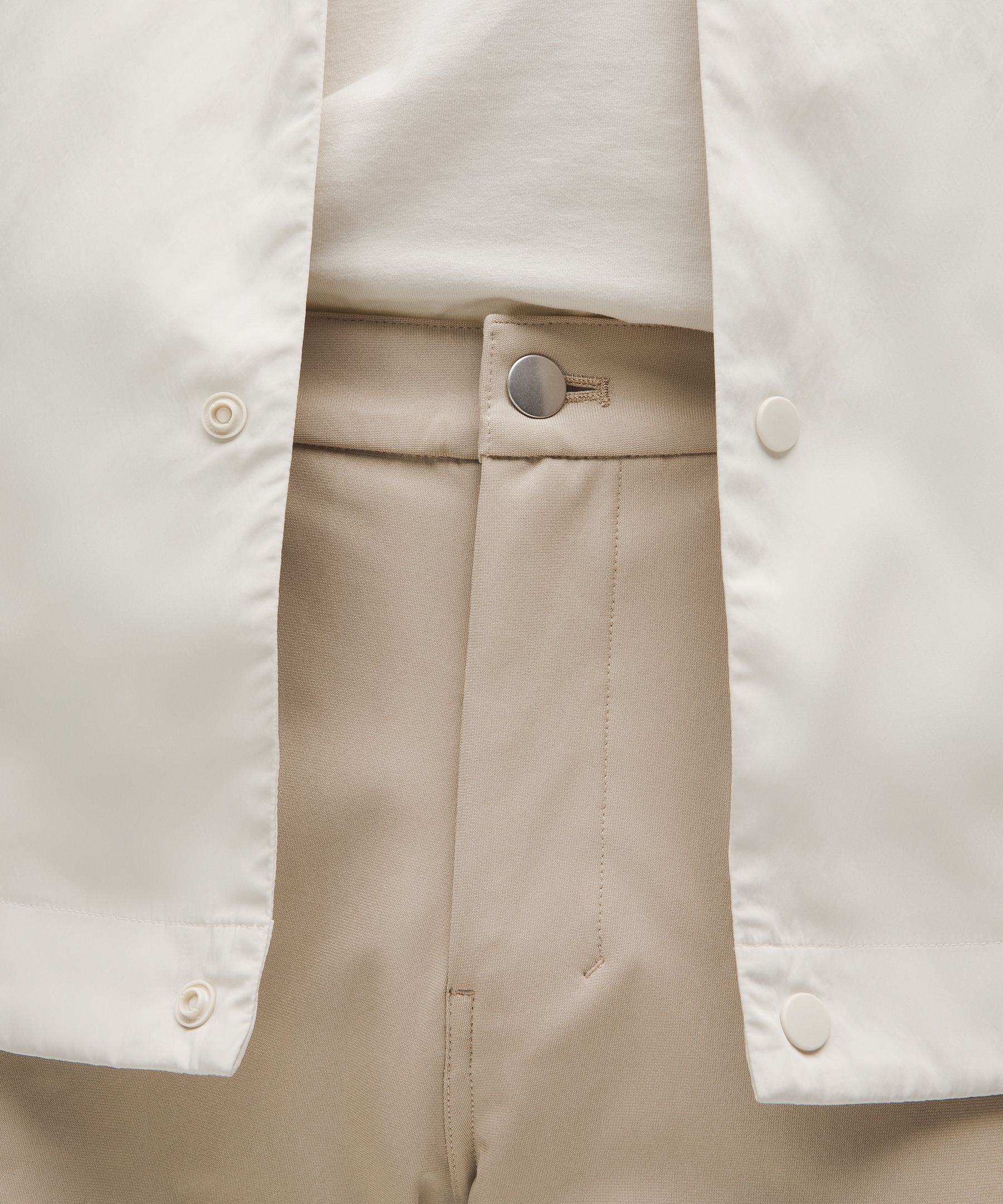 Pantalón de corte ajustado