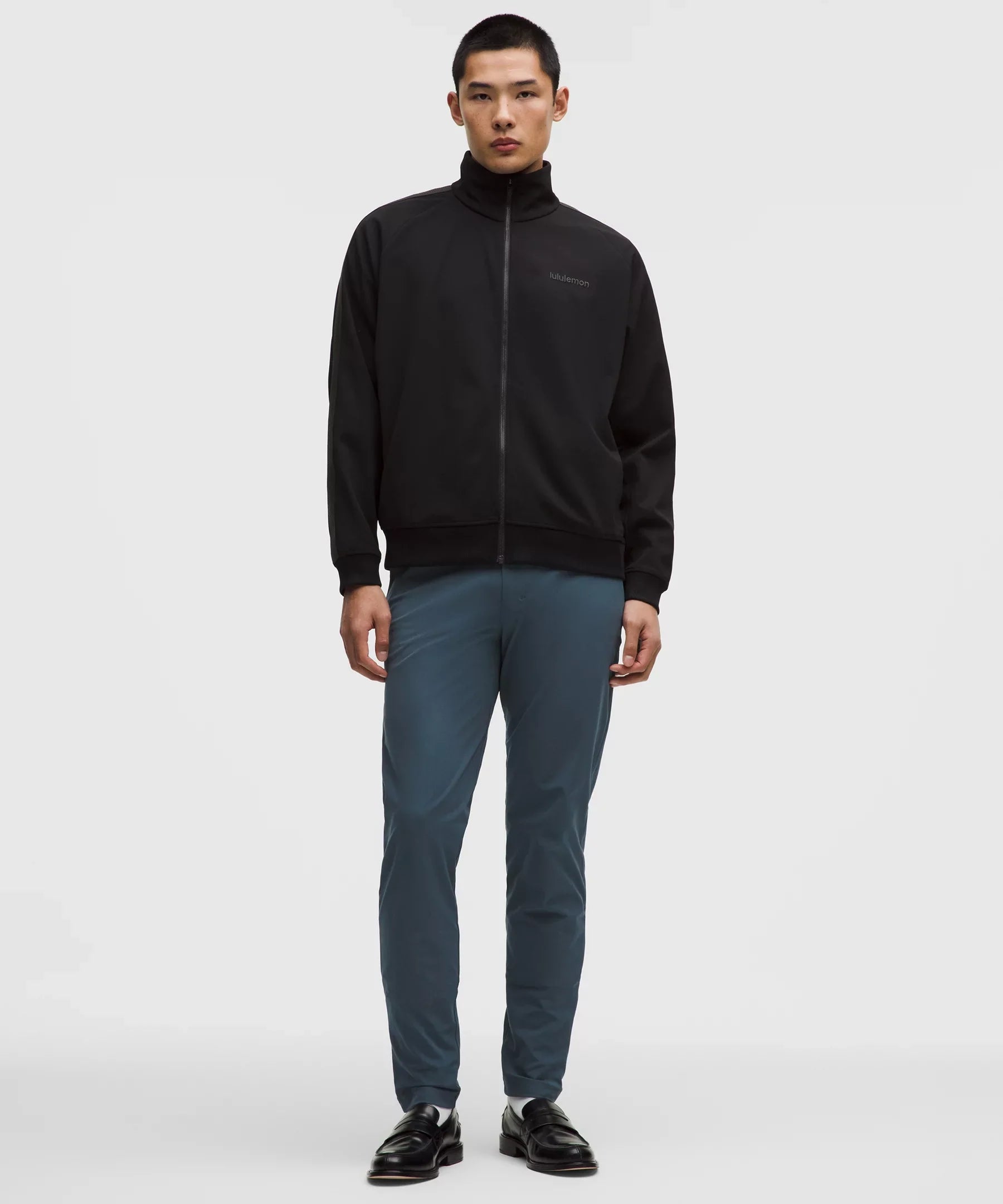 Pantalón de corte ajustado