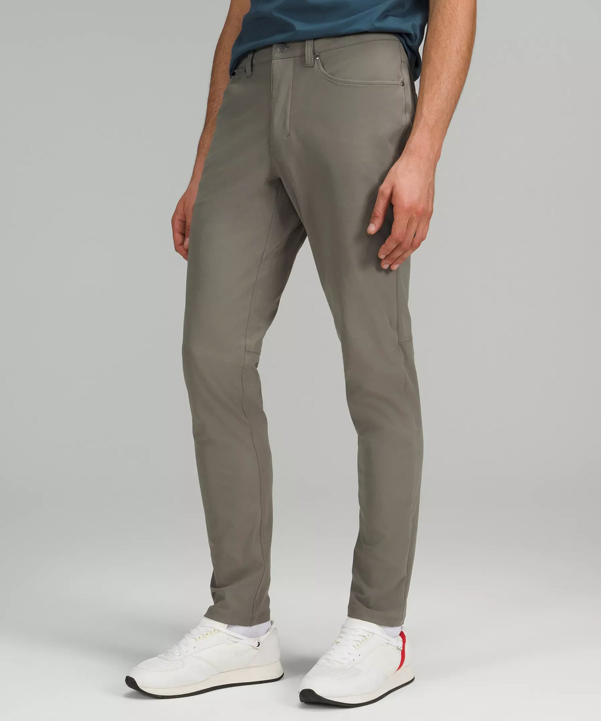 Pantalón de corte ajustado