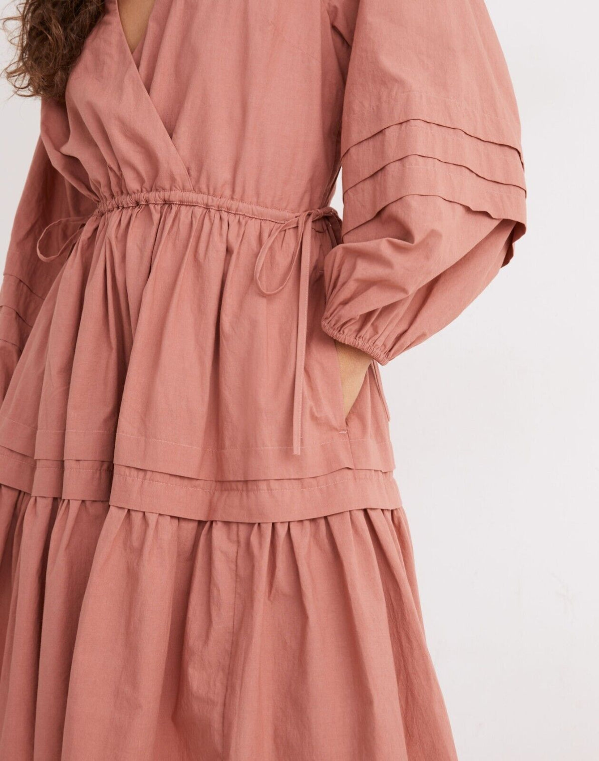 Vestido de mujer corto con boleros color rosado