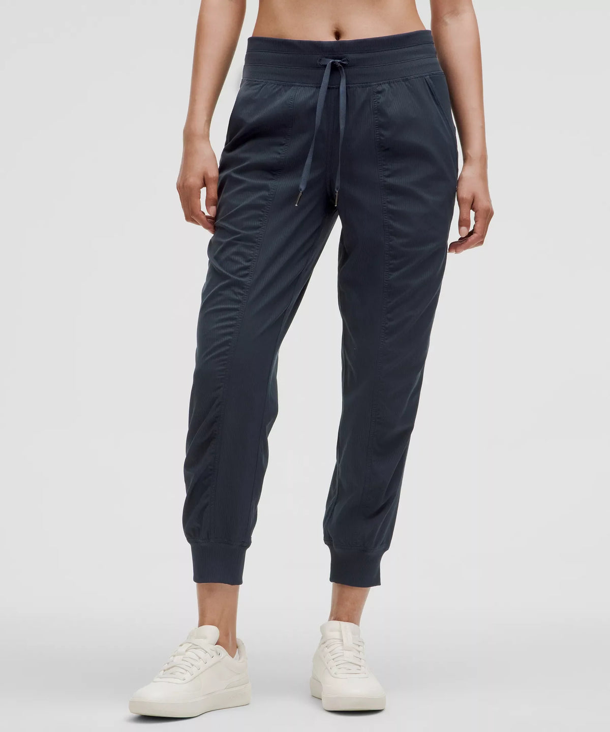 Pantalón deportivo de tiro medio