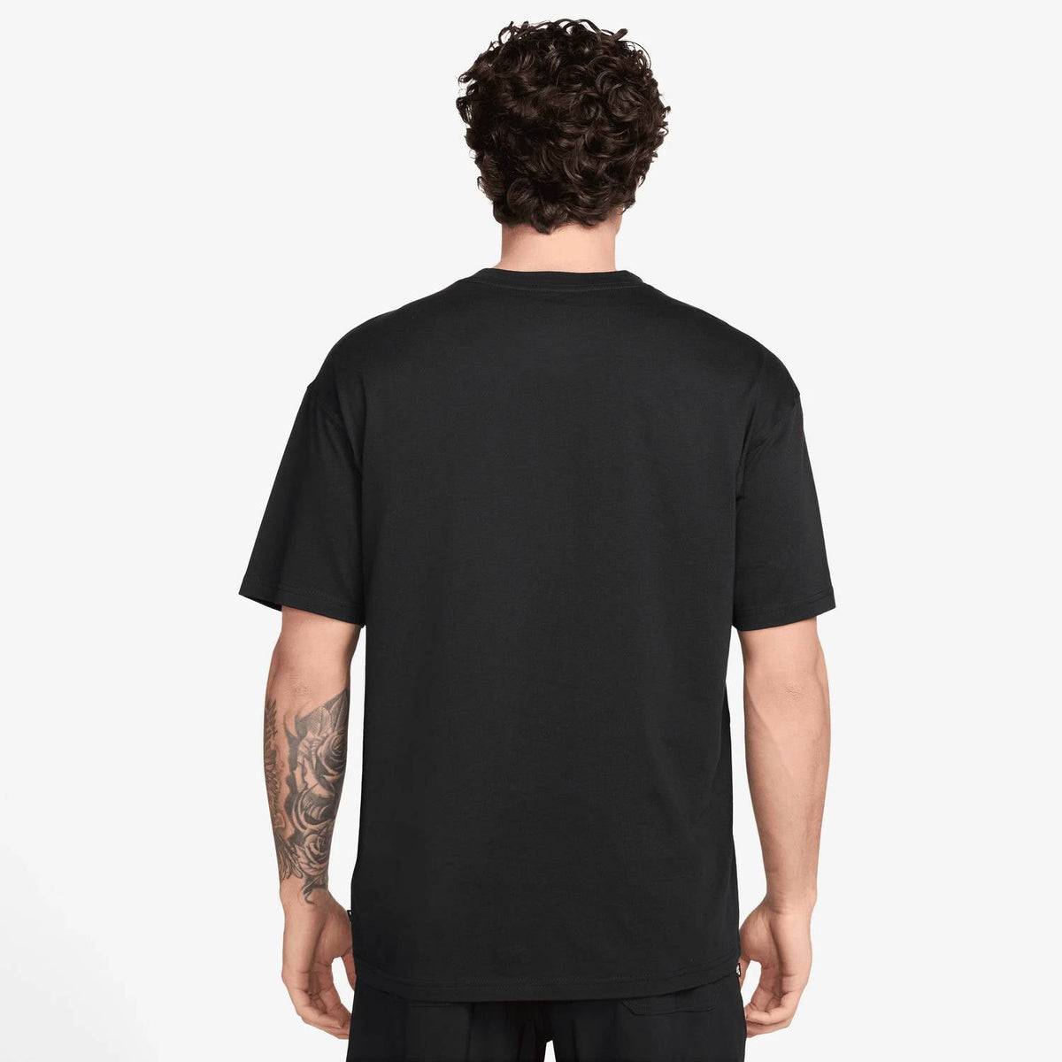 Camiseta color negro