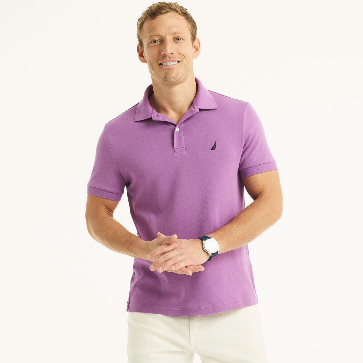 Polo de corte ajustado
