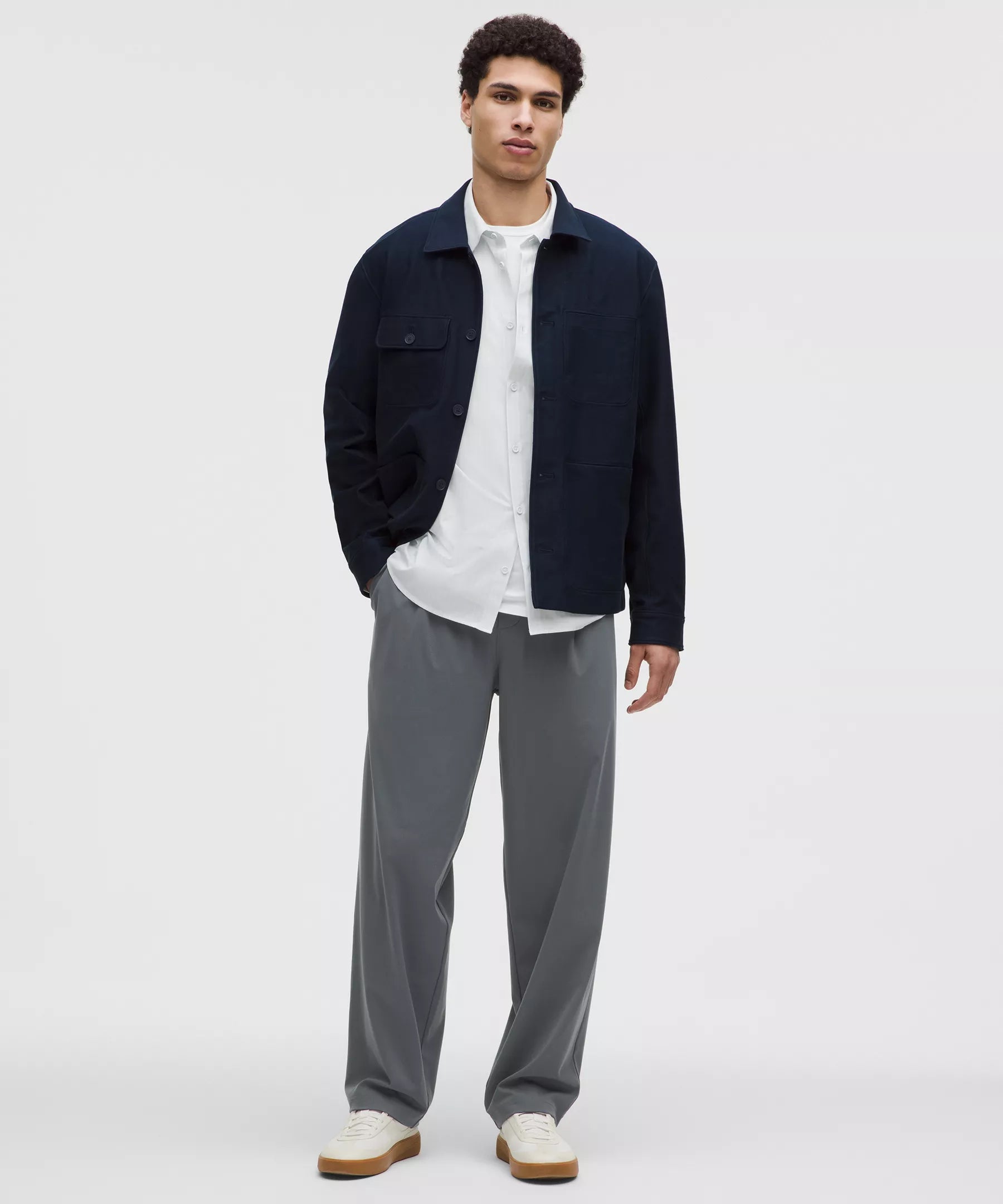 Pantalón de hombre de corte amplio con pliegues