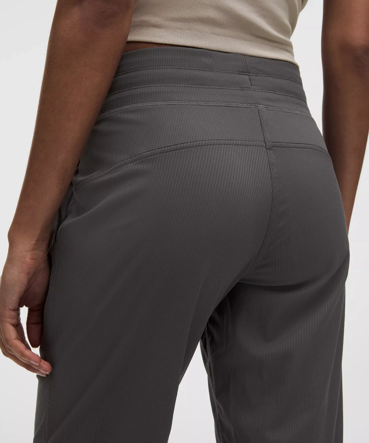 Pantalón deportivo de tiro medio