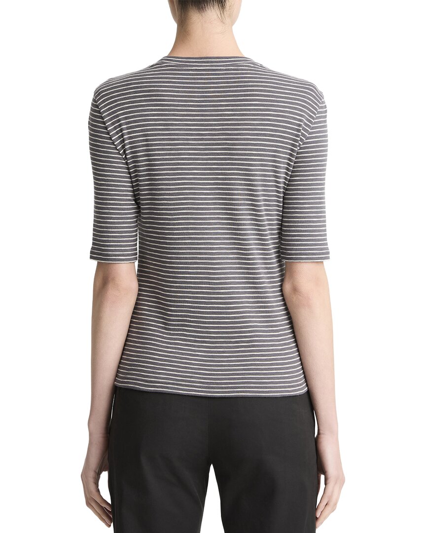Top con cuello redondo a rayas