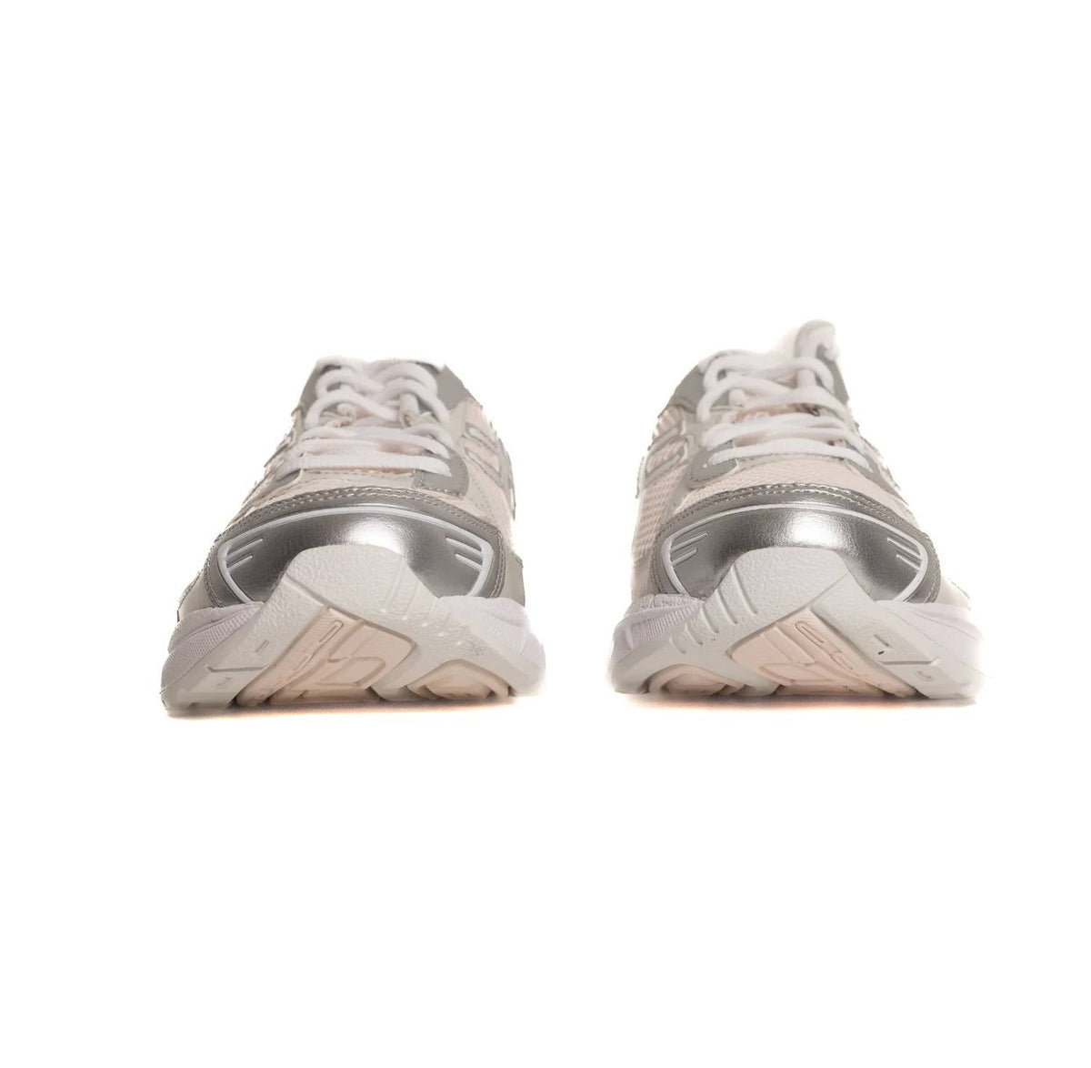 Tenis de hombre color plateado