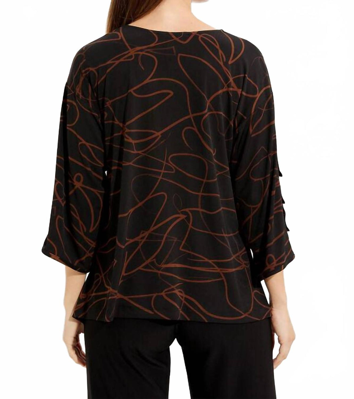 Top con cuello en V color negro