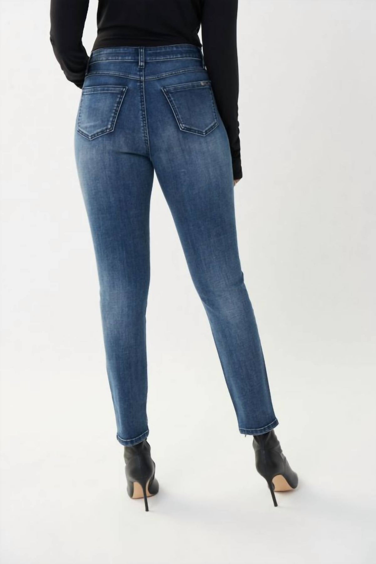 Jean color negro y azul