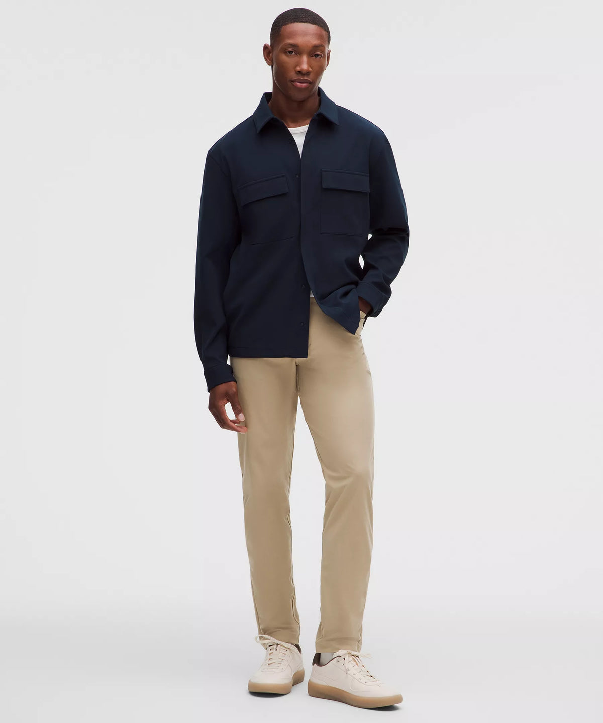 Pantalón de corte ajustado