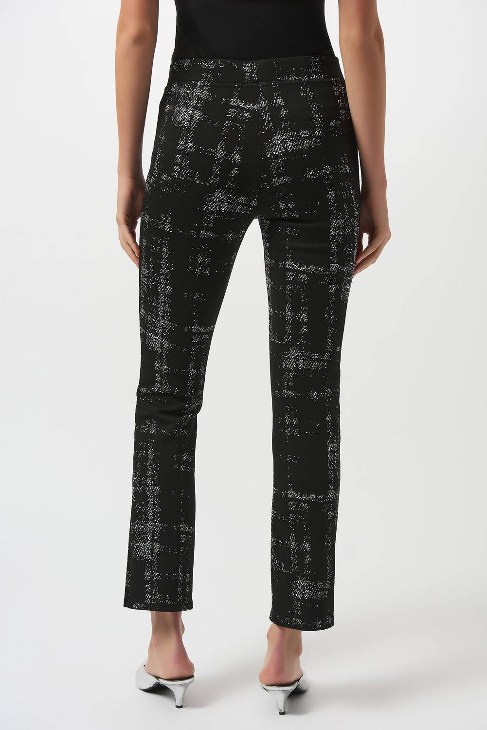 Pantalón a cuadros color negro y blanco