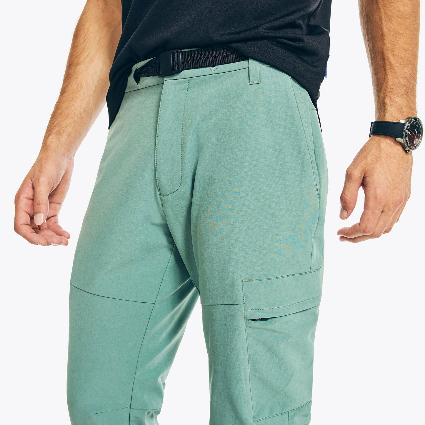 Pantalón de hombre de corte ajustado