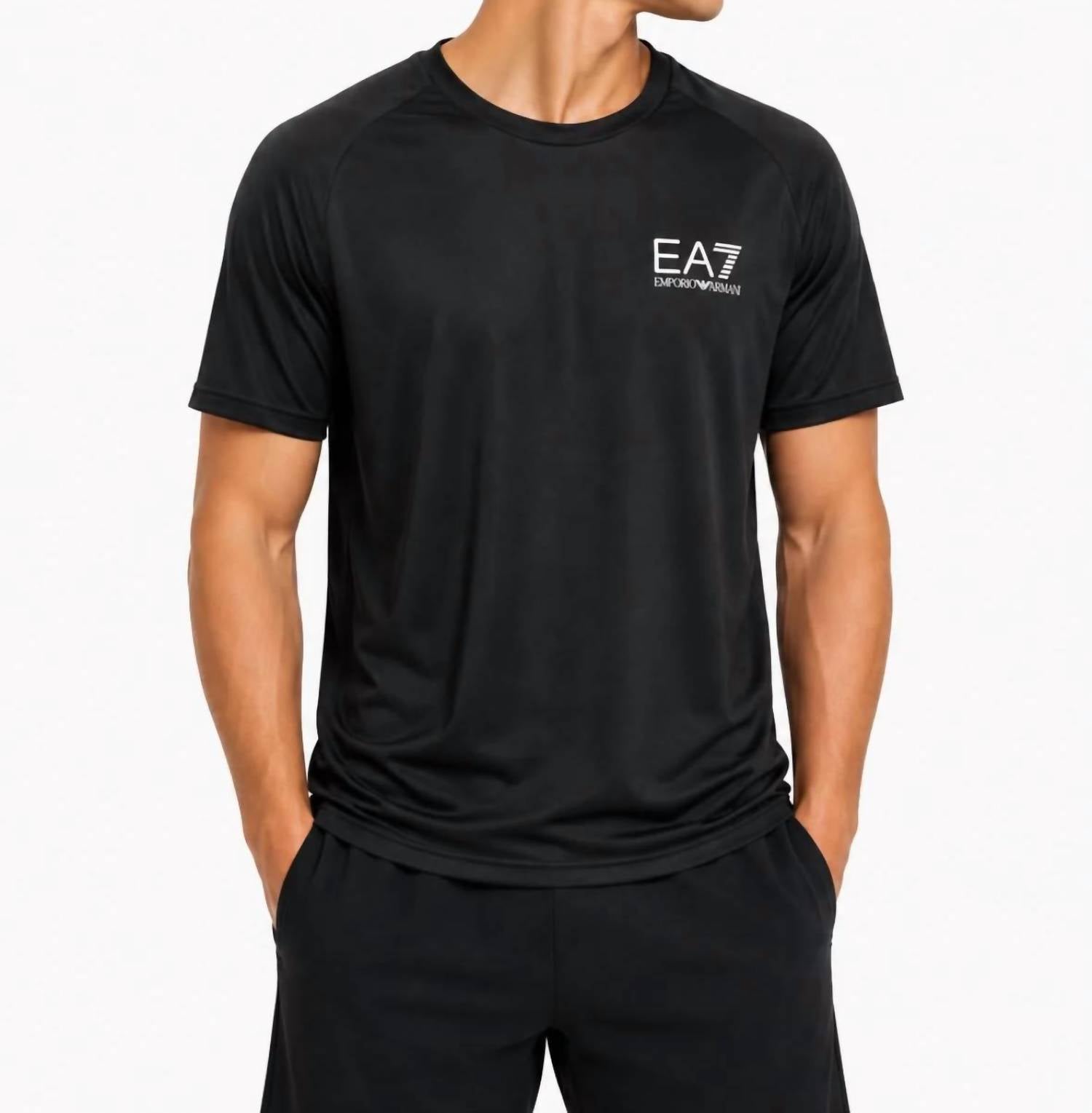 Camiseta color negro