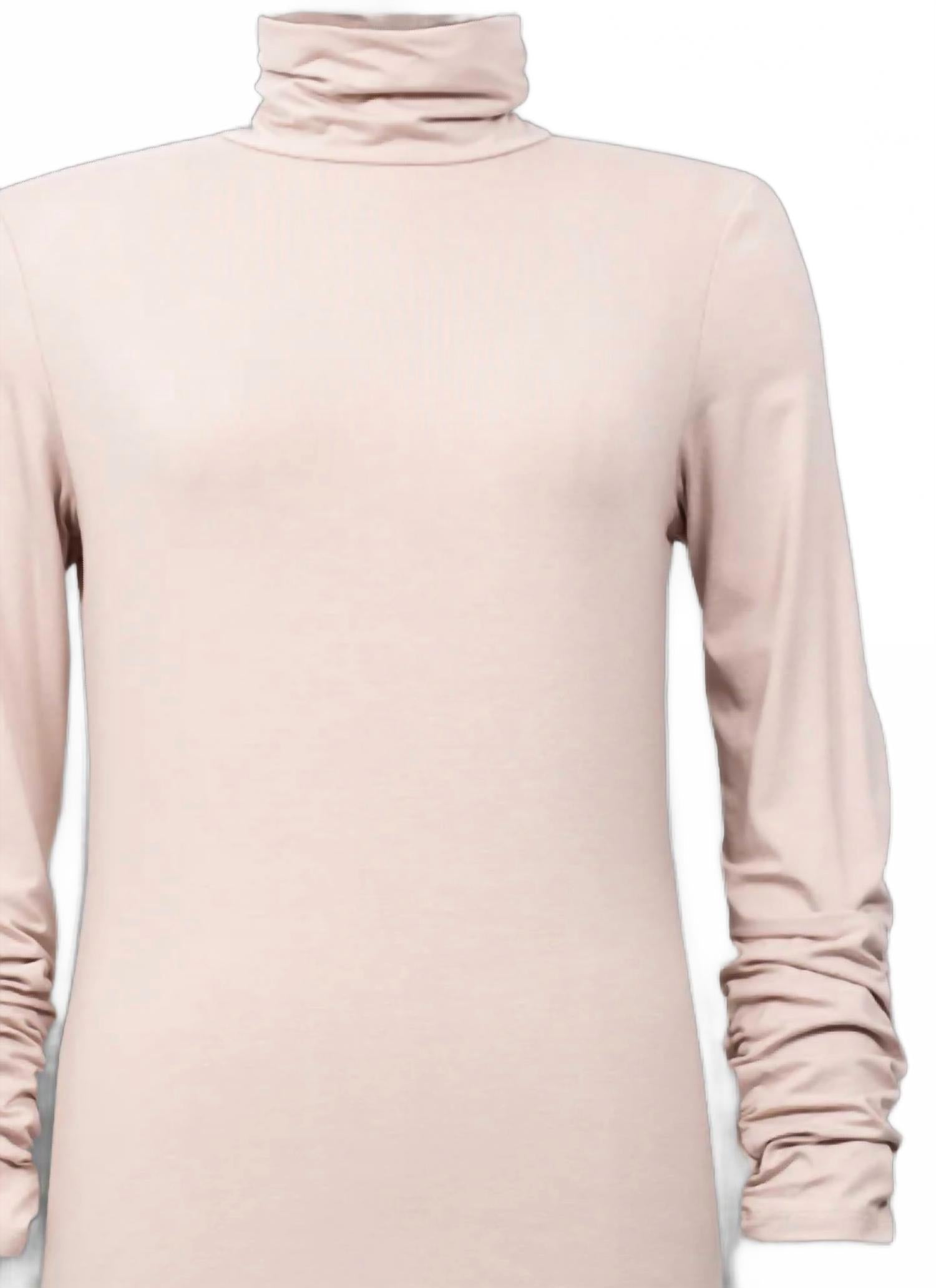 Top de mujer con cuello alto
