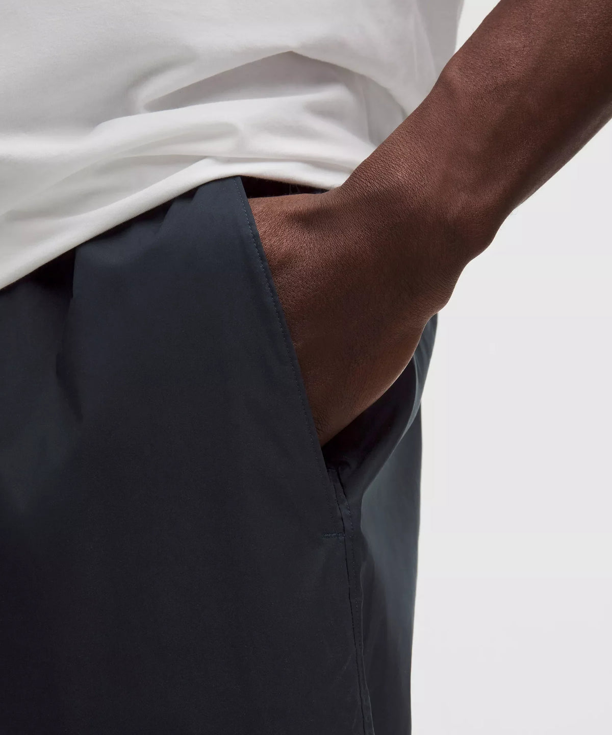 Pantalón de corte amplio