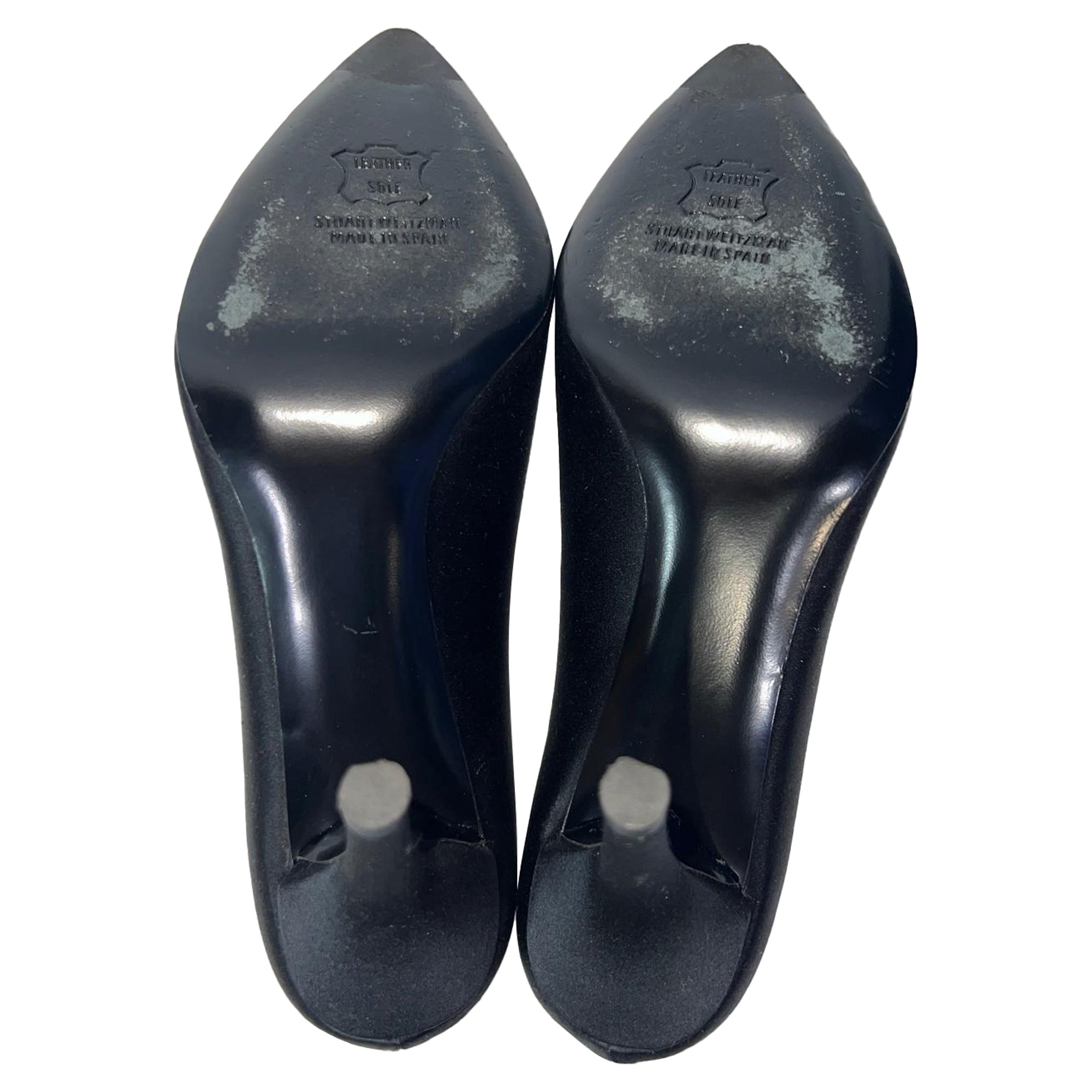 Tacones de satén color negro
