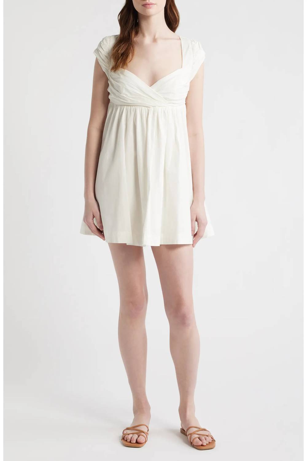 Vestido con espalda descubierta color marfil