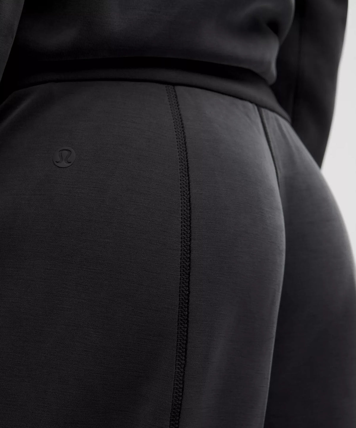 Pantalón de corte recto de tiro alto