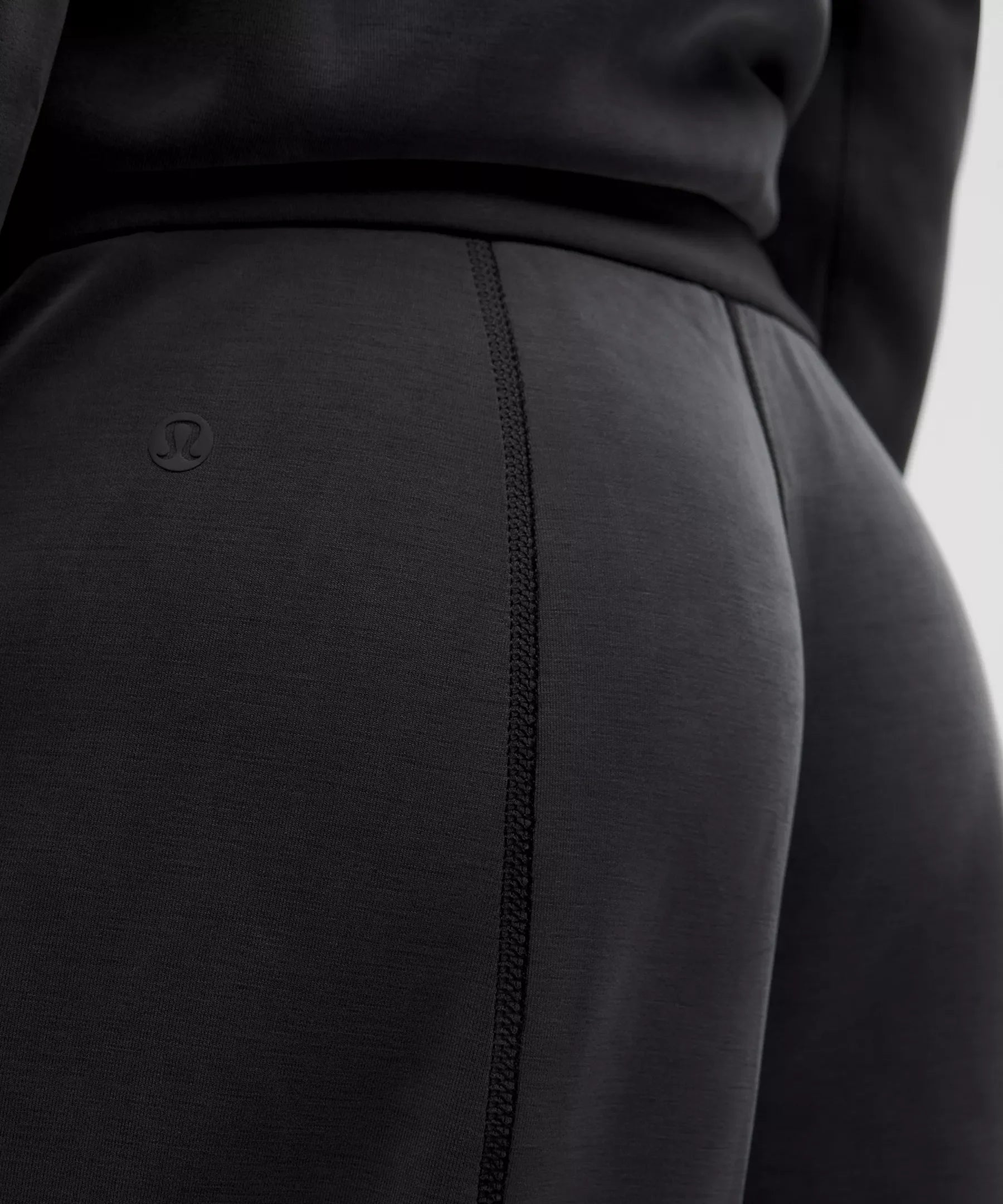 Pantalón de corte recto de tiro alto