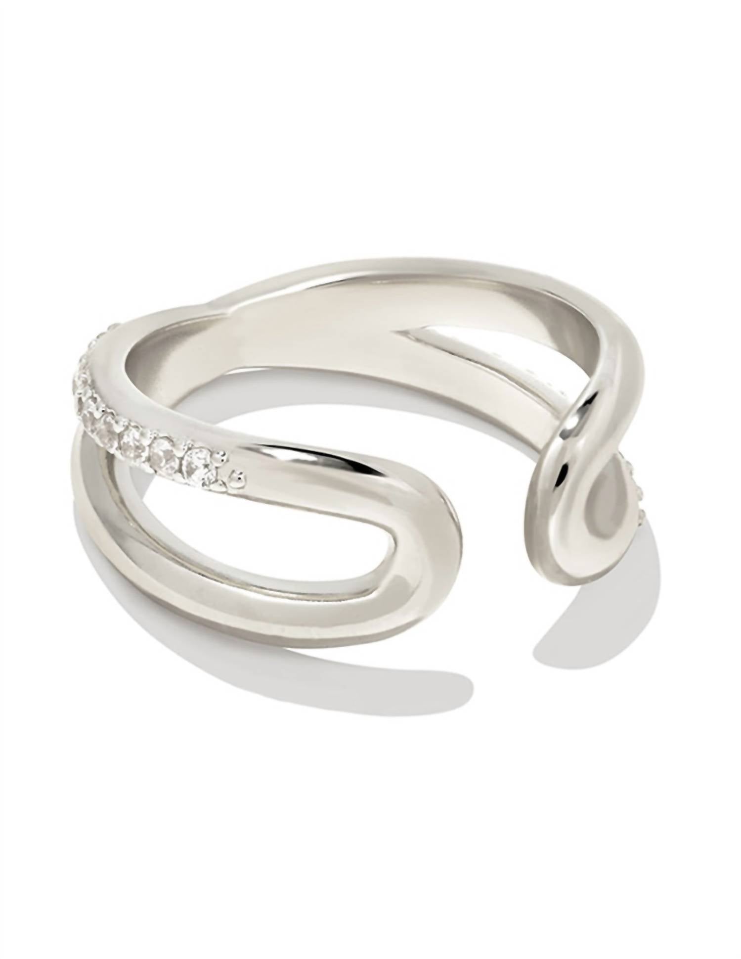 Anillo de mujer color plateado