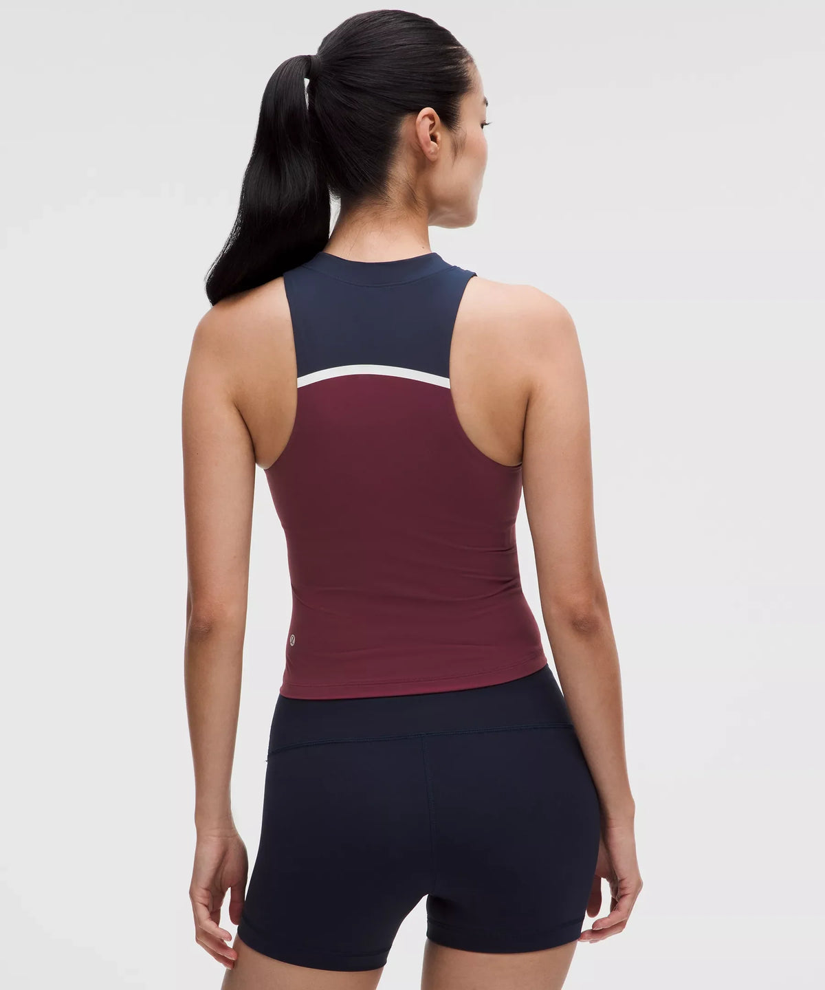 Camiseta sin mangas con cuello alto