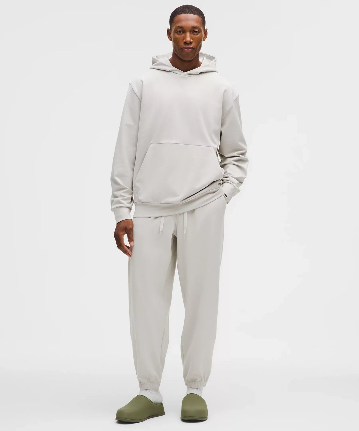 Pantalón deportivo de corte amplio