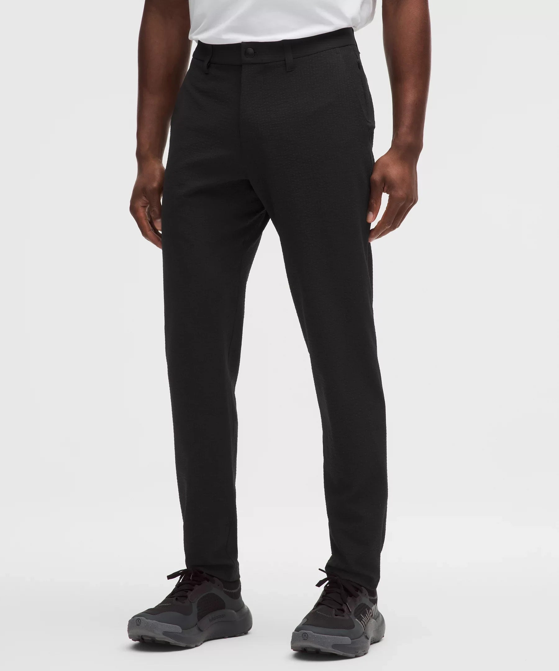 Pantalón de corte ajustado