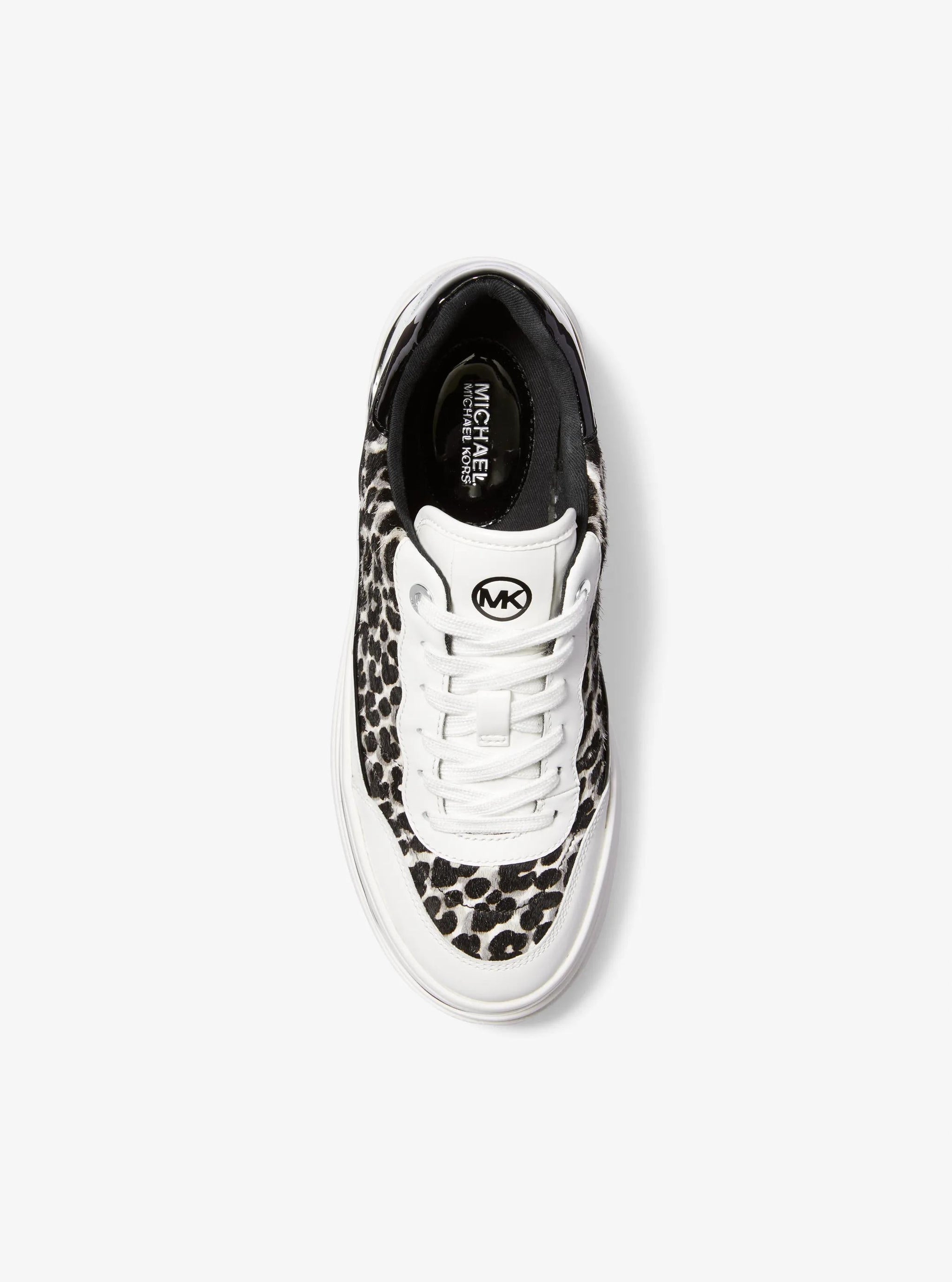 Tenis con estampado animal con plataforma