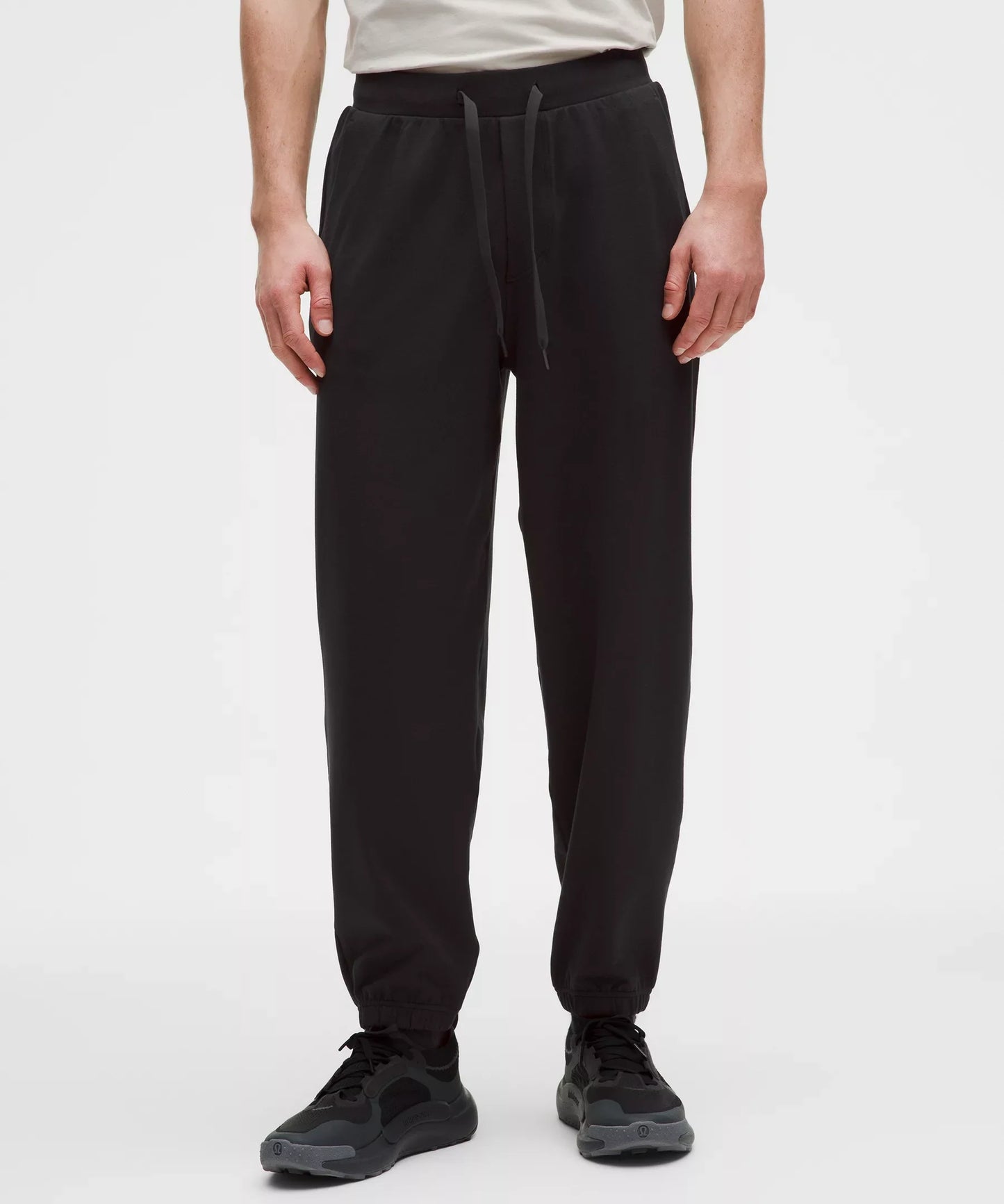 Pantalón deportivo de corte amplio