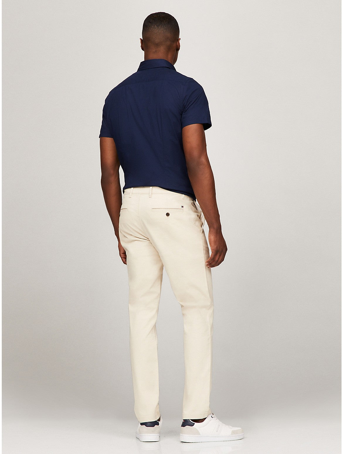 Pantalón de hombre de corte ajustado