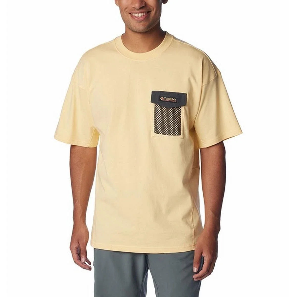 Suéter de hombre de manga corta color amarillo