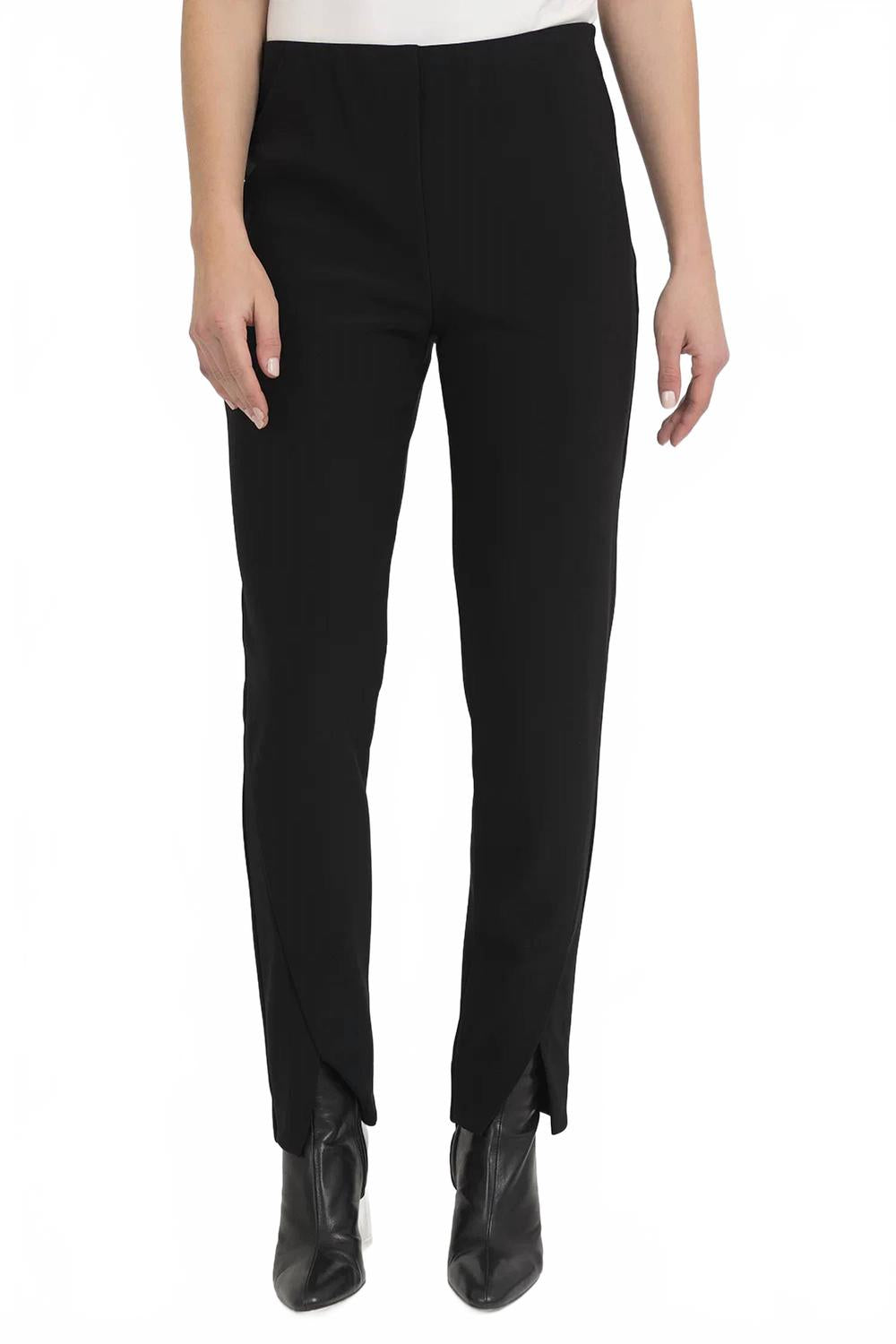 Pantalón de corte ajustado color negro