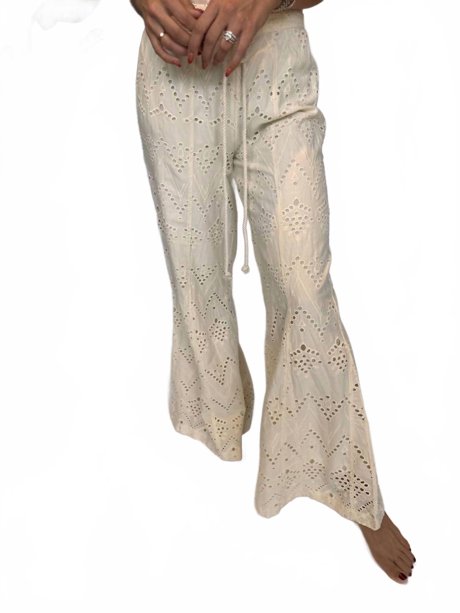 Pantalón con bordado color crema