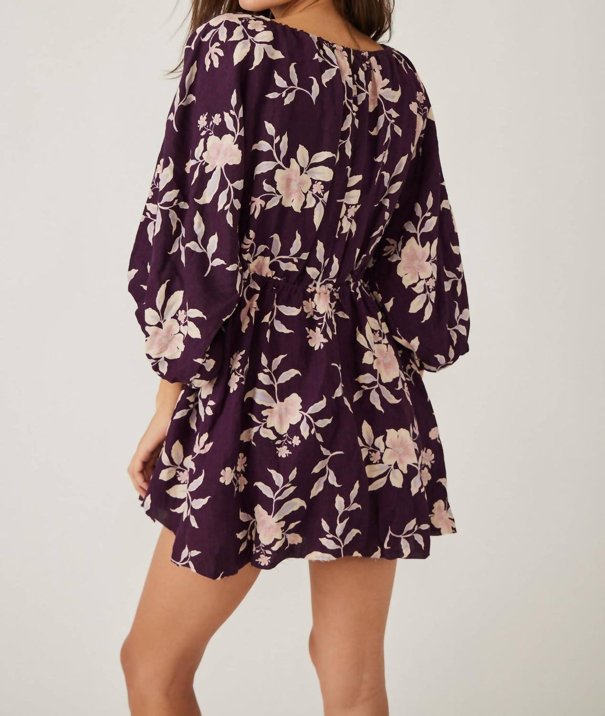 Vestido corto con estampado color negro