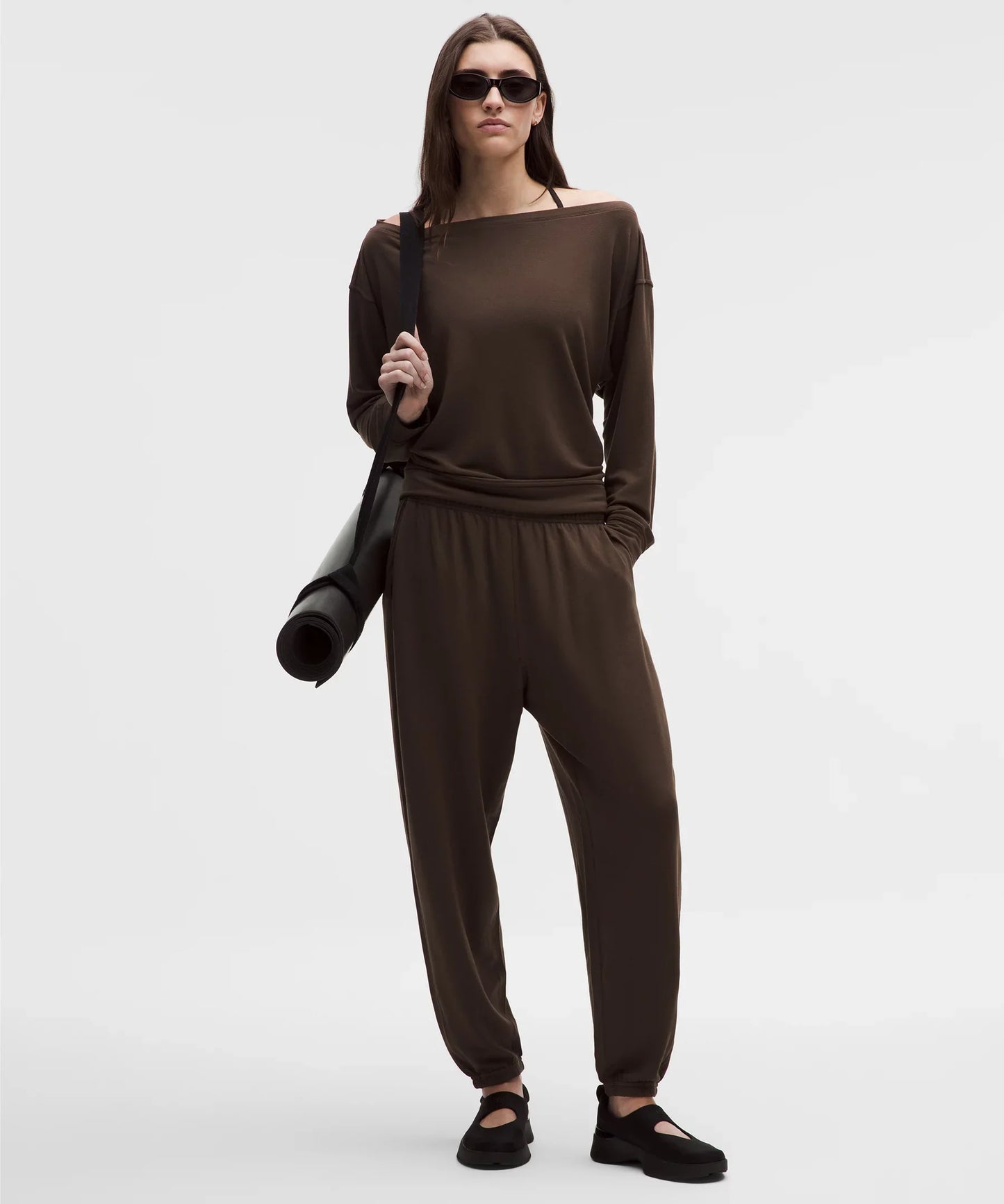 Pantalón de corte amplio de tiro medio